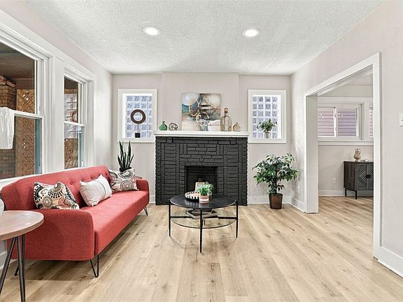 2nd image of 1152 Termon Ave