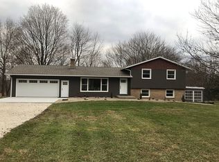 836 Griggy Rd, Hartville, OH 44632