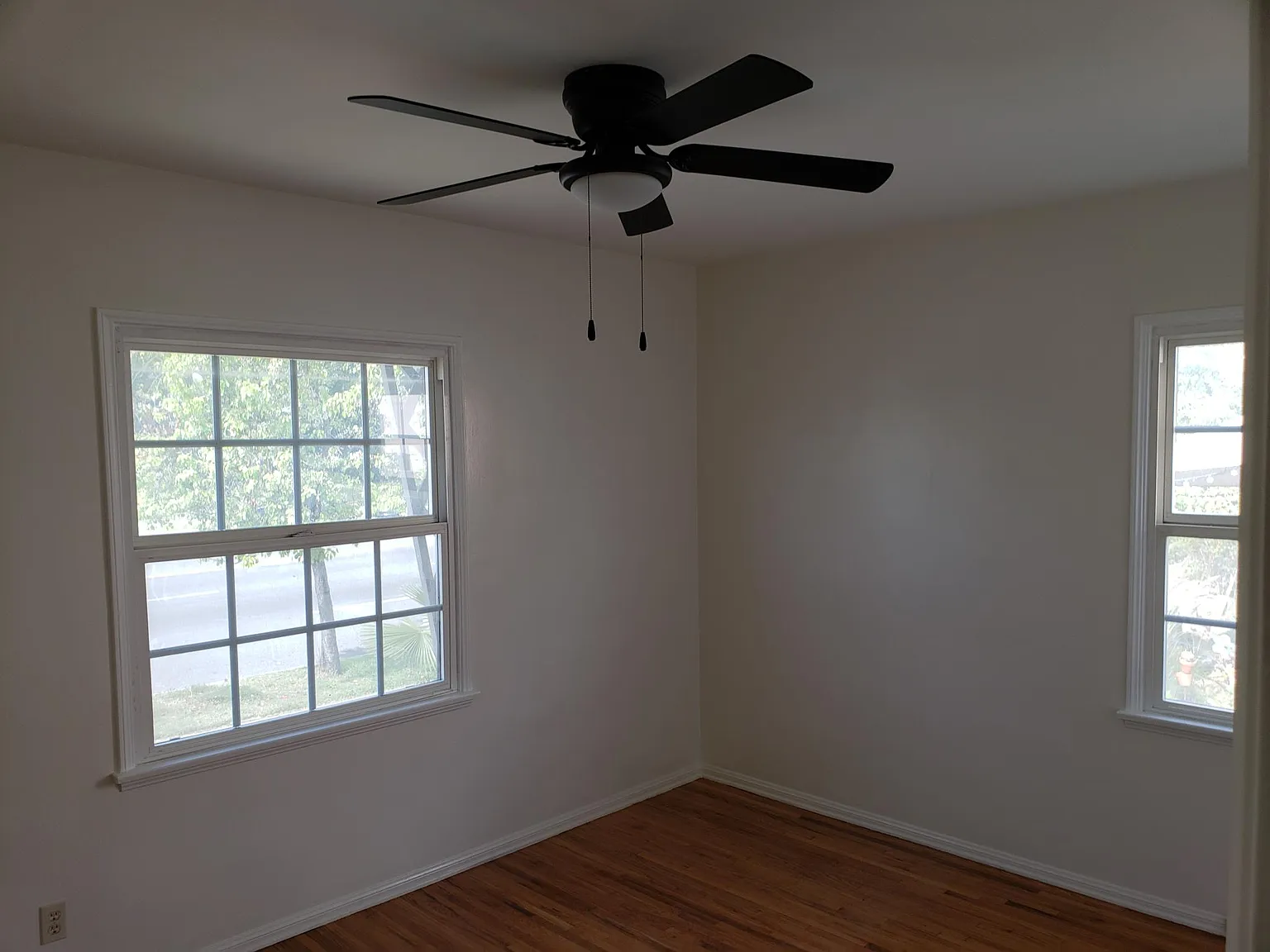 3 bed, 1052 sqft, $2,995 — Photo 4