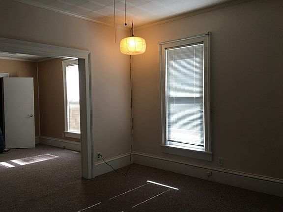 5th image of 308 E Superior St