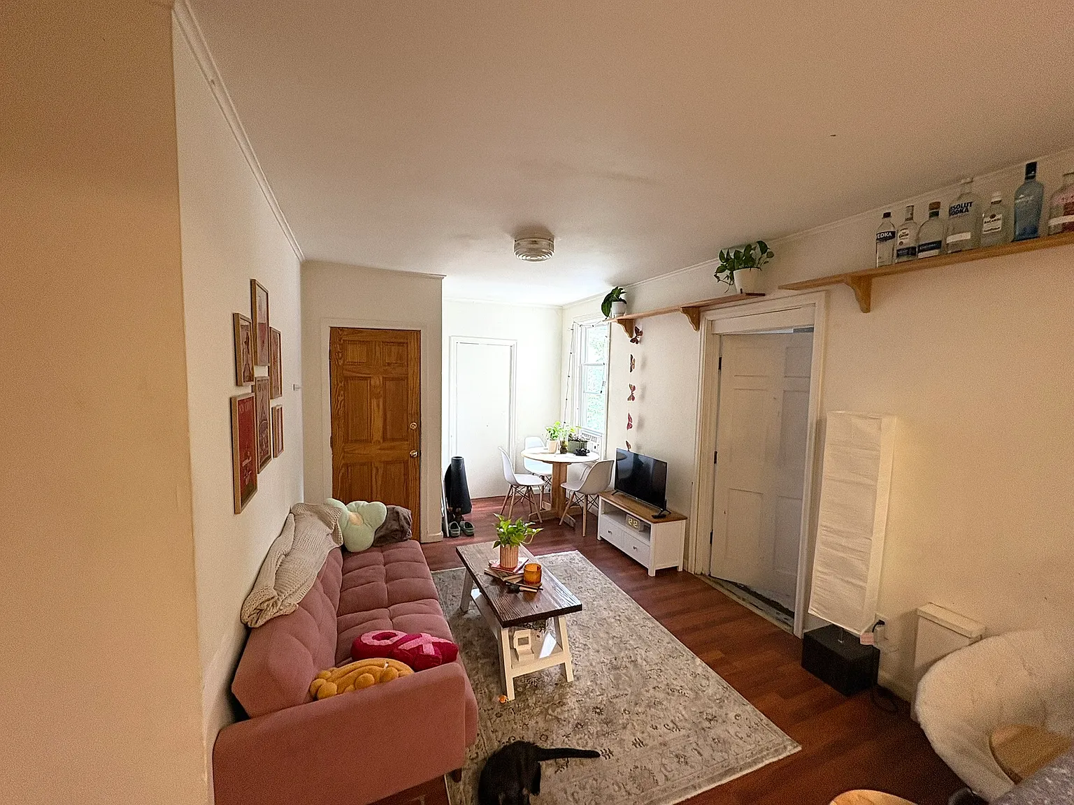 5 bed, 1800 sqft, $6,000 — Photo 2