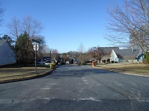 2nd image of 2745 Lady Guinevere Ln