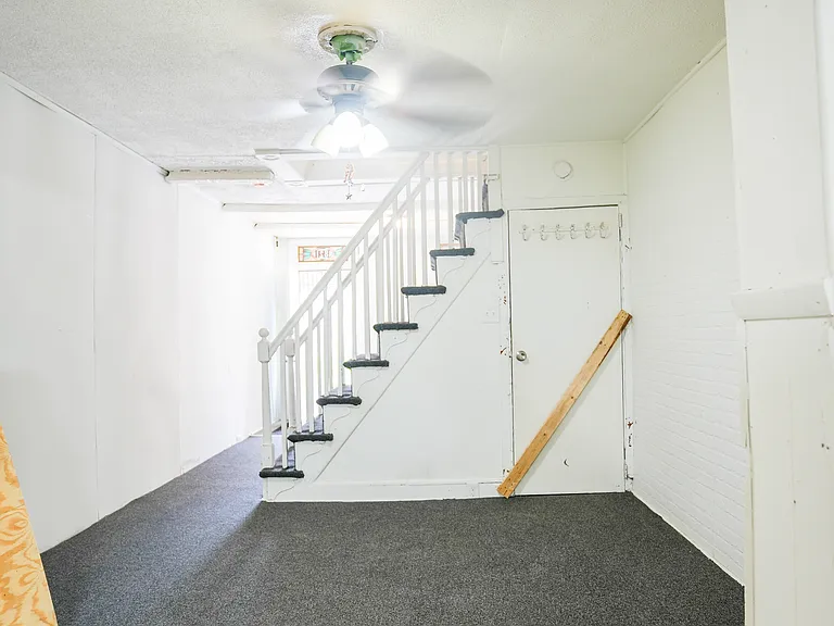 1821 McHenry St — Photo 9