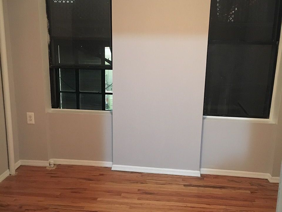 2nd image of 324 W 49th St APT 3RE