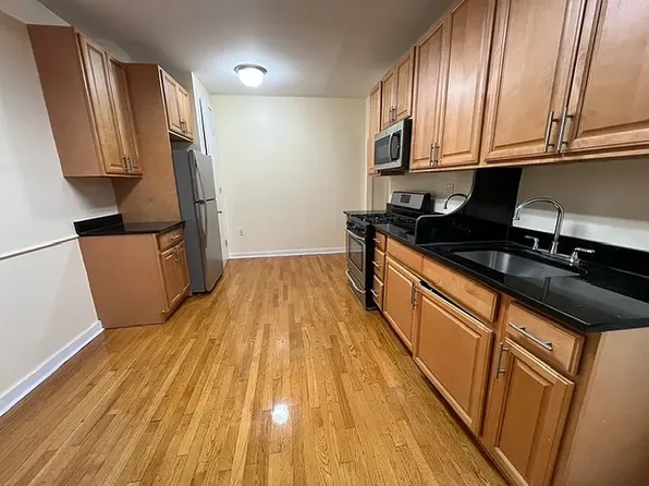 1163 43rd St APT B2, Brooklyn, NY 11219