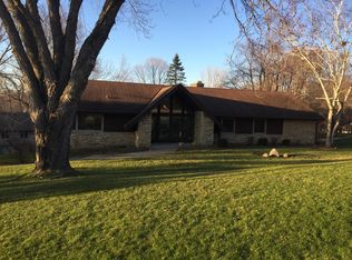 19540 Timberline Dr, Brookfield, WI 53045