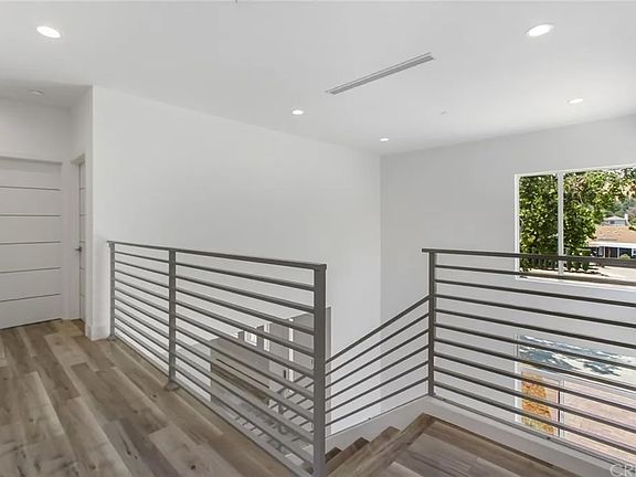 4th image of 5008 Topanga Canyon Blvd #1