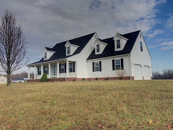 3rd image of 224 Camelot Dr