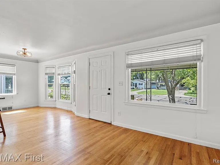 406 N Campbell Rd — Photo 16
