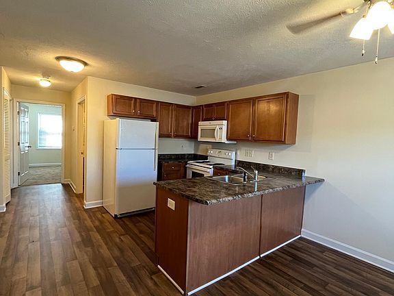 3rd image of 3709 Damien Dr #227