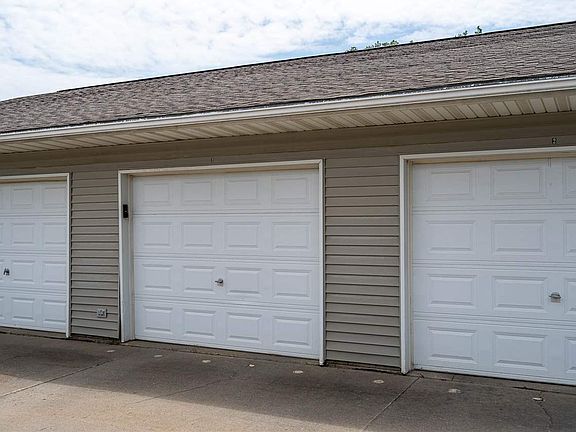 2nd image of 560 Augusta Cir APT 3