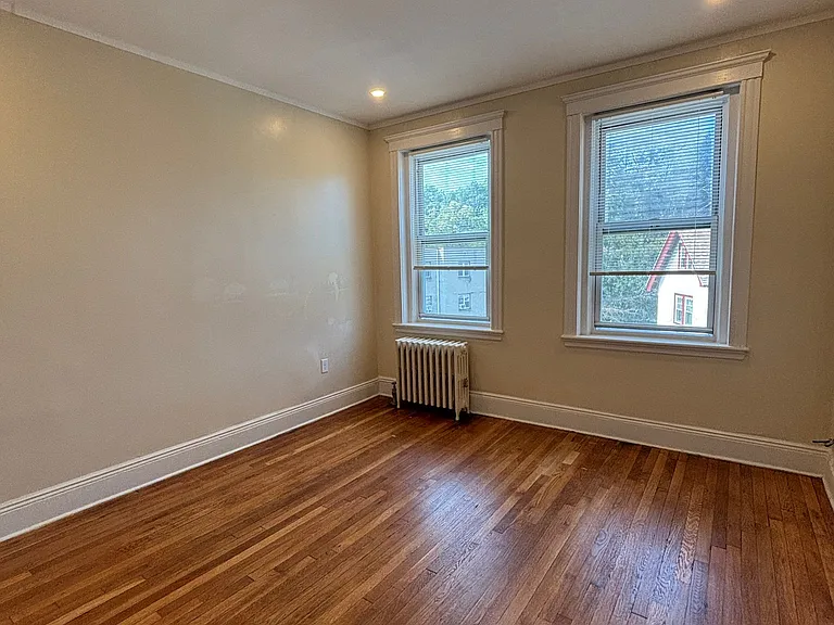 84 Sutherland Rd #14 — Photo 2