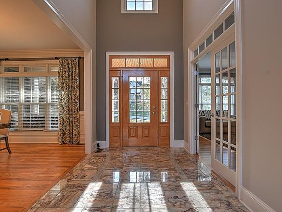 3rd image of 1025 Willows Trace Dr