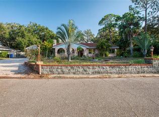 1611 Country Club Rd N, Saint Petersburg, FL 33710