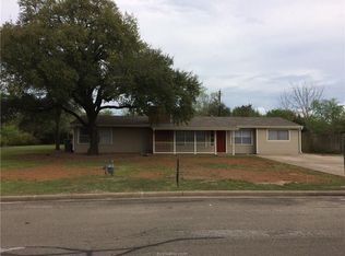 1202 Winding Rd, College Station, TX 77840