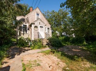 297 R Cedar St, New Bedford, MA 02740