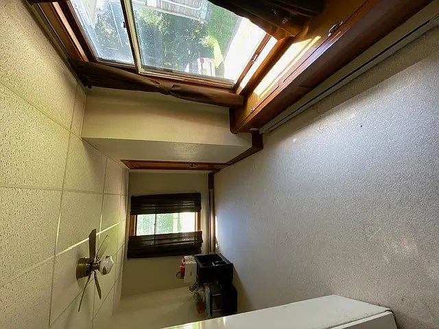 603 E Burlington Ave — Photo 4