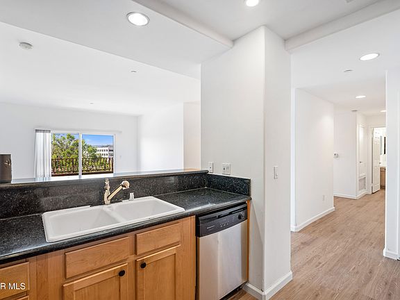 5th image of 9610 Zelzah Ave APT 311