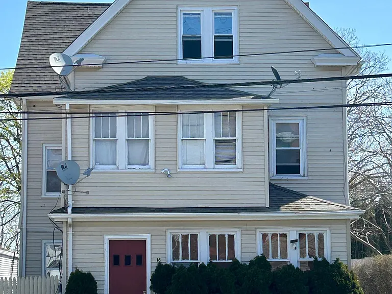 16 Montauk Ave #2 — Photo 1