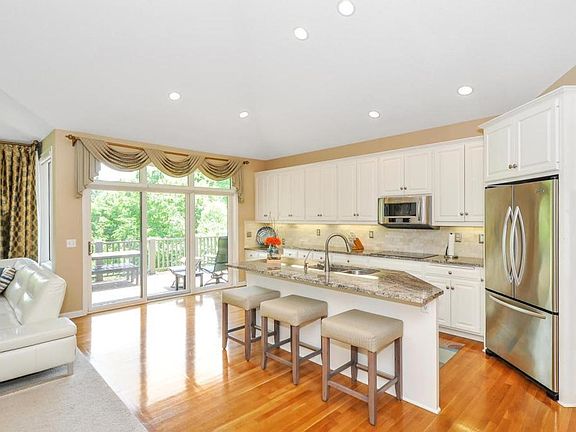 2nd image of 278 Waycliffe Dr N