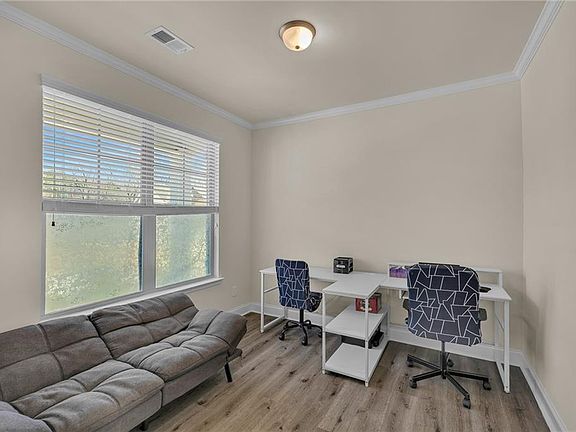 5th image of 210 Hellen Valley Dr