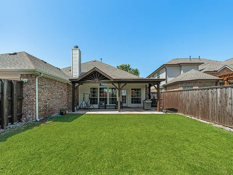 1706 Humbolt Dr — Photo 17