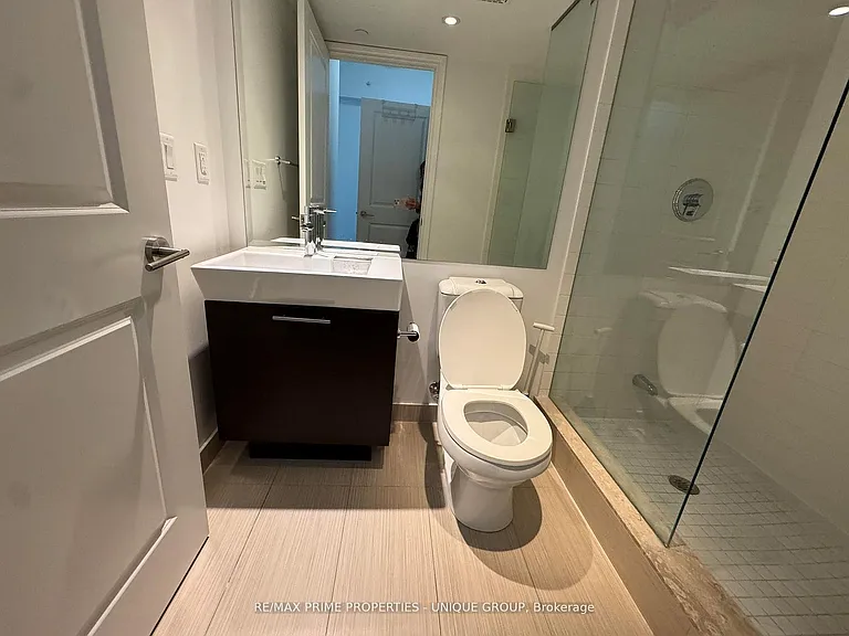 386 Yonge St #5316 — Photo 17