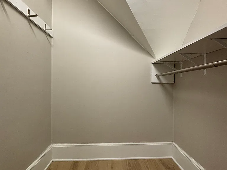 1702 Ferry St — Photo 14