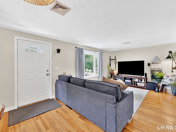 5th image of 14 Claremont Avenue