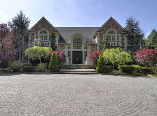 10 Cedarwood Ln, Saddle River, NJ 07458