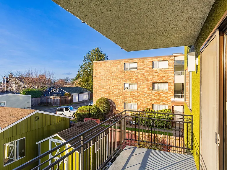 6549 California Ave SW — Photo 17