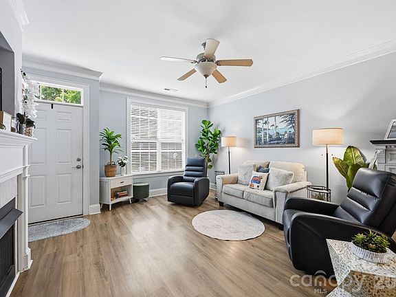 5th image of 5962 Village Dr
