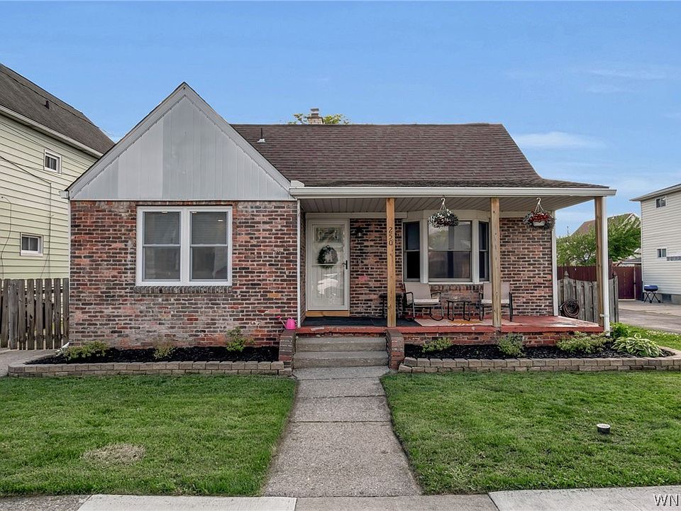 1st image of 250 Curtiss St
