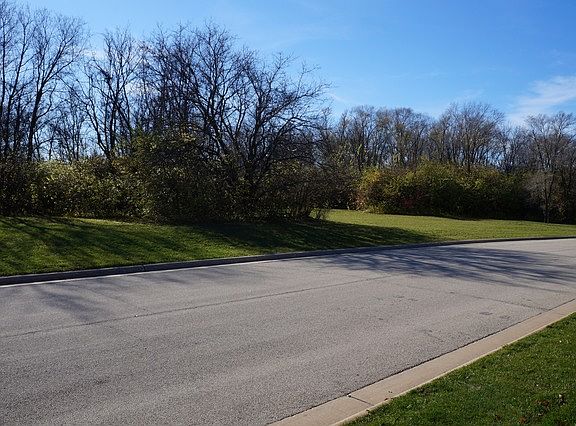 3rd image of 5573 Northcliffe Ln