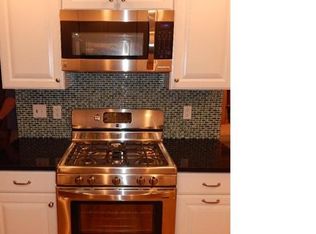 1006 Victory Dr, Saint Louis, MO