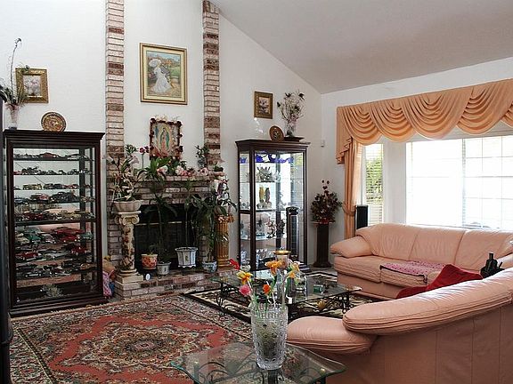 3rd image of 1321 San Pedro Ave