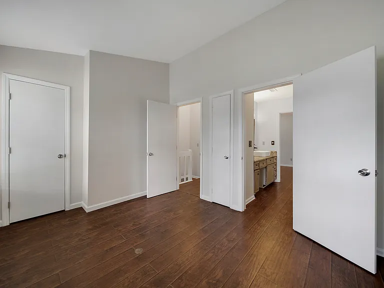 8105 Circle Tree Ln — Photo 16