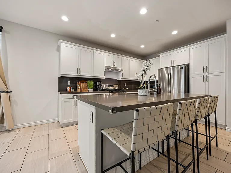 3204 E Painted Crescent St — Photo 35
