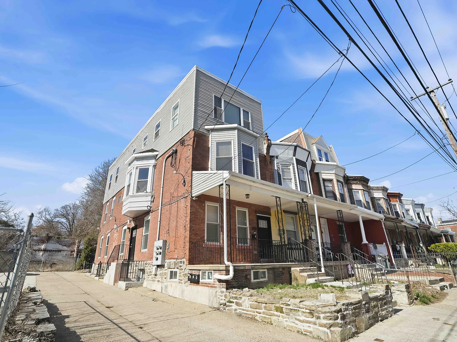 2 bed, $1,300 — Photo 2