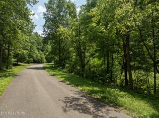 270 Smokey Rd, Maryville, TN 37801