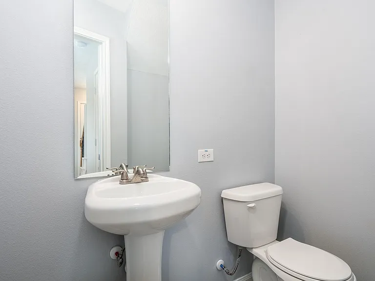 207 N Poplar St #B — Photo 11