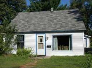 917 Berlin St, Waupaca, WI 54981