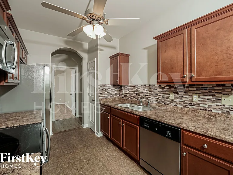 920 Alise Cir — Photo 9