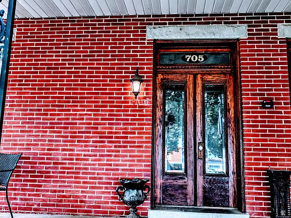 2nd image of 705 Oak Hill Ave APT 2