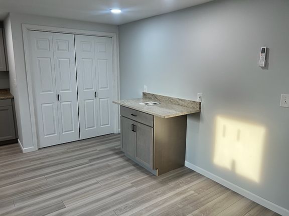3rd image of 900 Morse St #902A
