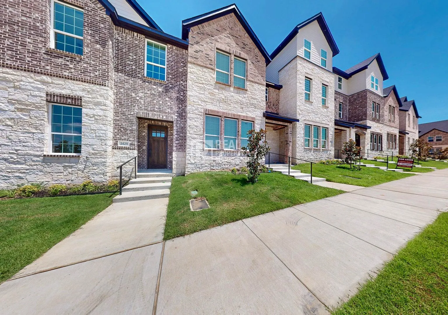 Modern and updated 3 bedroom Home for Rent in Irving! — Photo 3