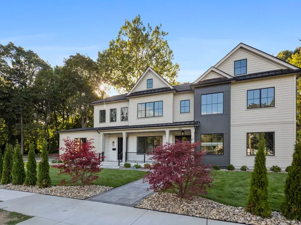 125 Allen Ave, Newton, MA 02468