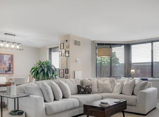 114 Harmon Cove Tower #114, Secaucus, NJ 07094