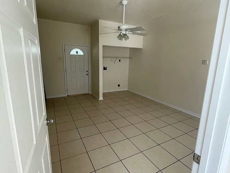 2015 Saint George Dr — Photo 4