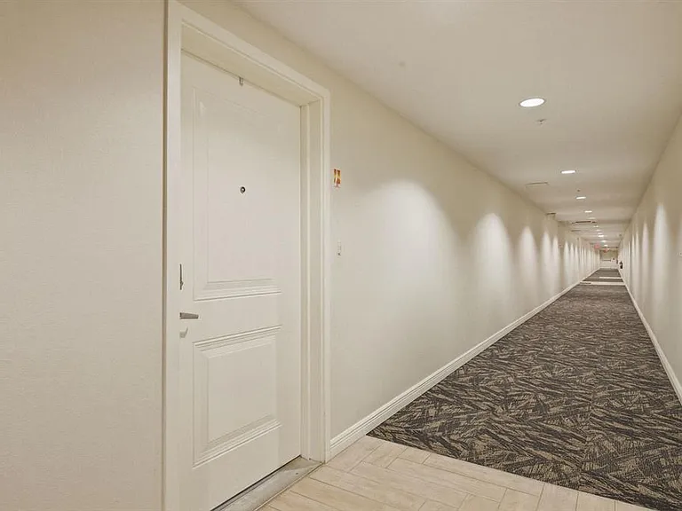 223 Island Way #2D — Photo 4